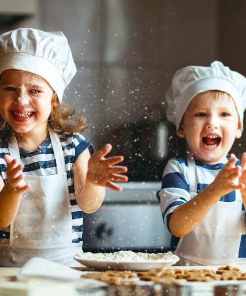 Happy,Family,Funny,Kids,Are,Preparing,The,Dough,,Bake,Cookies